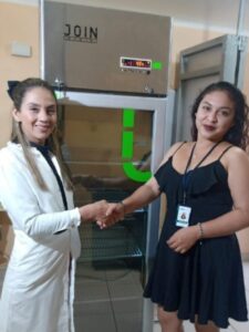Refrigeradora de medicamentos